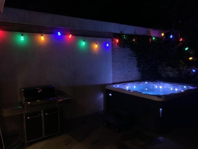Villa Cosy Central Incl Jacuzzi Near Trainstation, Beach And City Heemstede Exterior foto